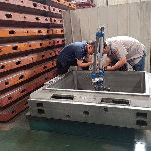 Moulding box for foundry of high pressure moulding line